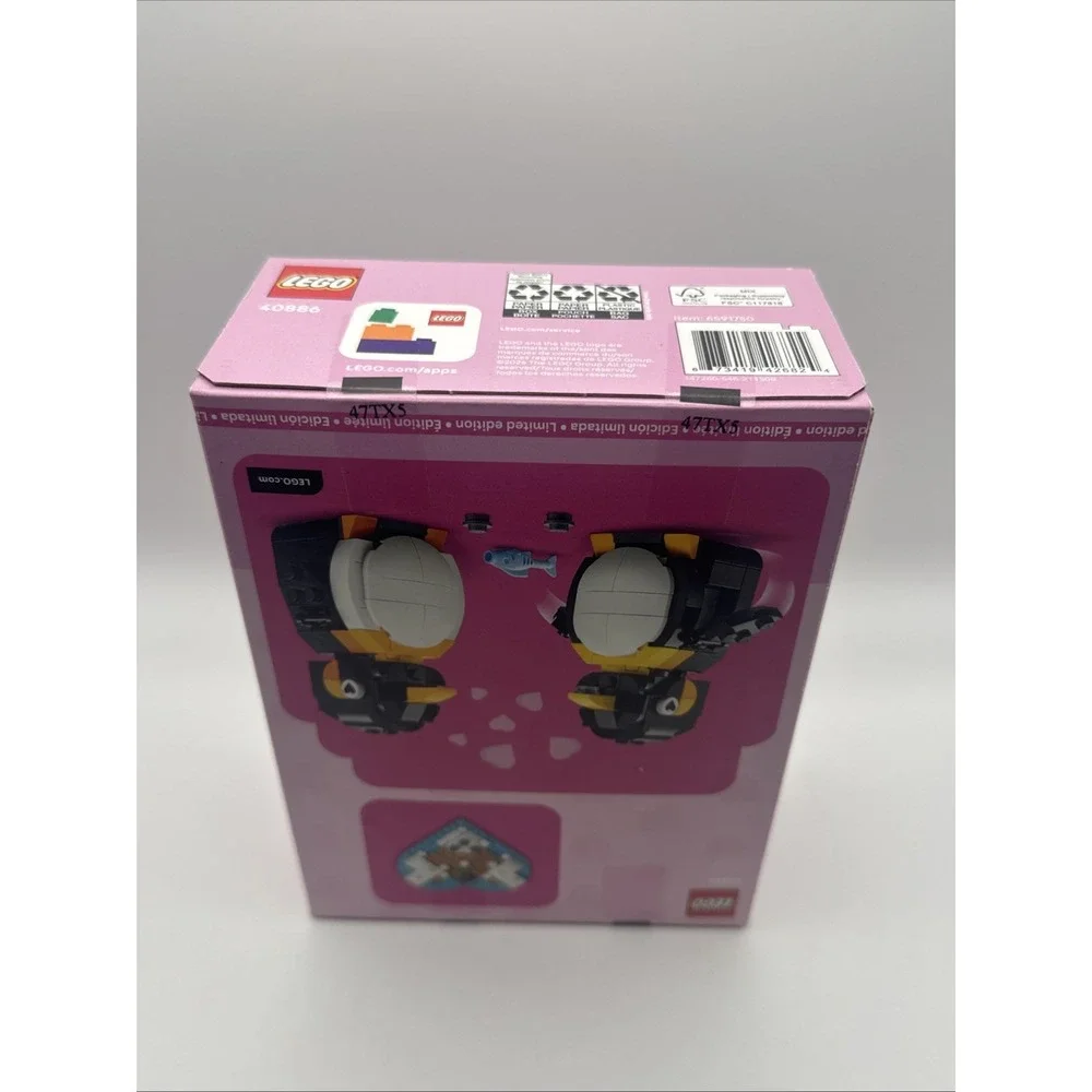 LEGO Penguins in Love 40886 Limited Edition Retired New in Sealed Box